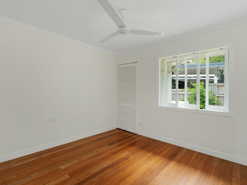 82 Hillview Crescent, Whitfield QLD 4870