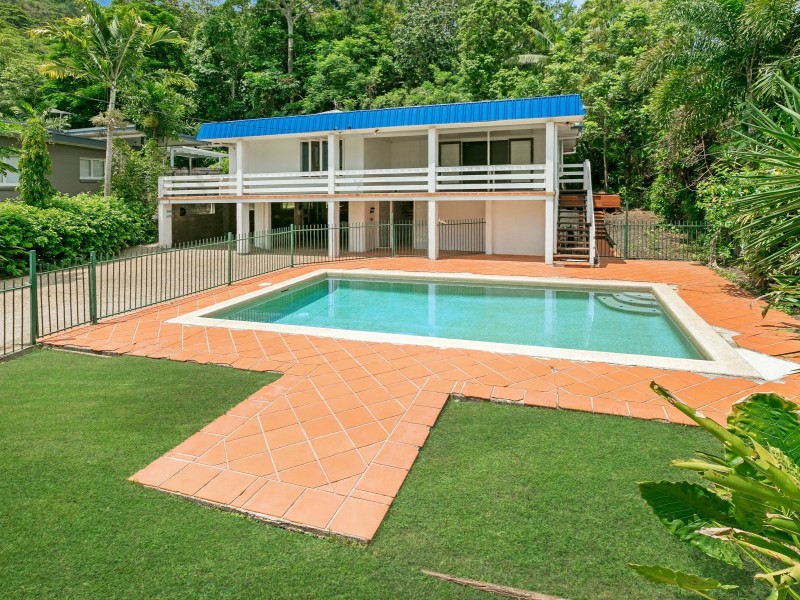 82 Hillview Crescent, Whitfield QLD 4870
