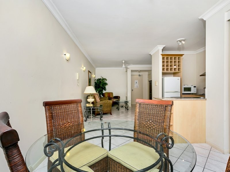 1227/2 Greenslopes Street, Cairns North QLD 4870