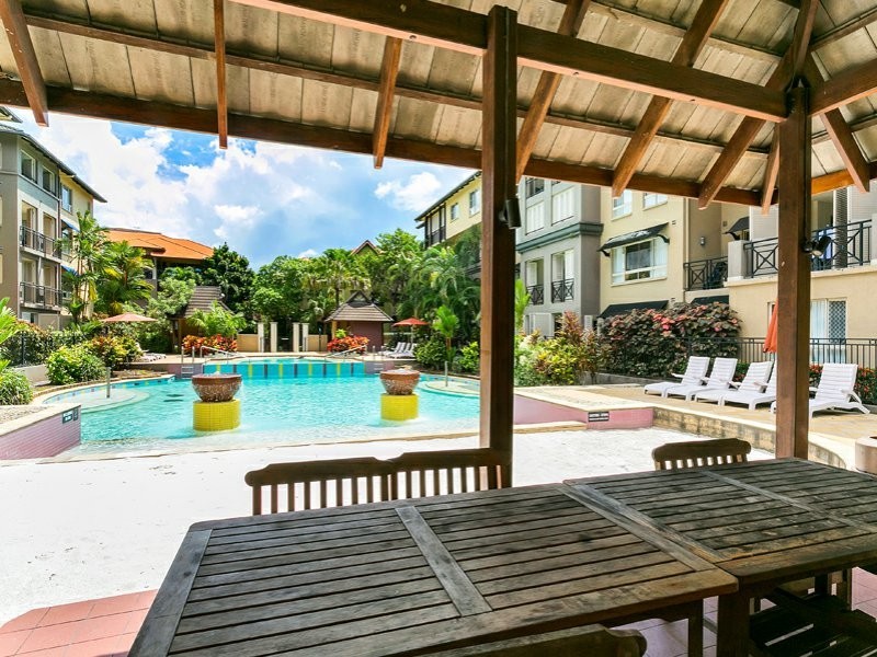 1227/2 Greenslopes Street, Cairns North QLD 4870