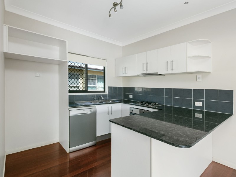 2/7 Tenni Street, Redlynch QLD 4870