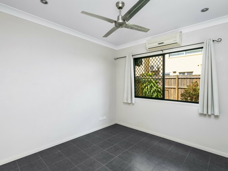 2/7 Tenni Street, Redlynch QLD 4870