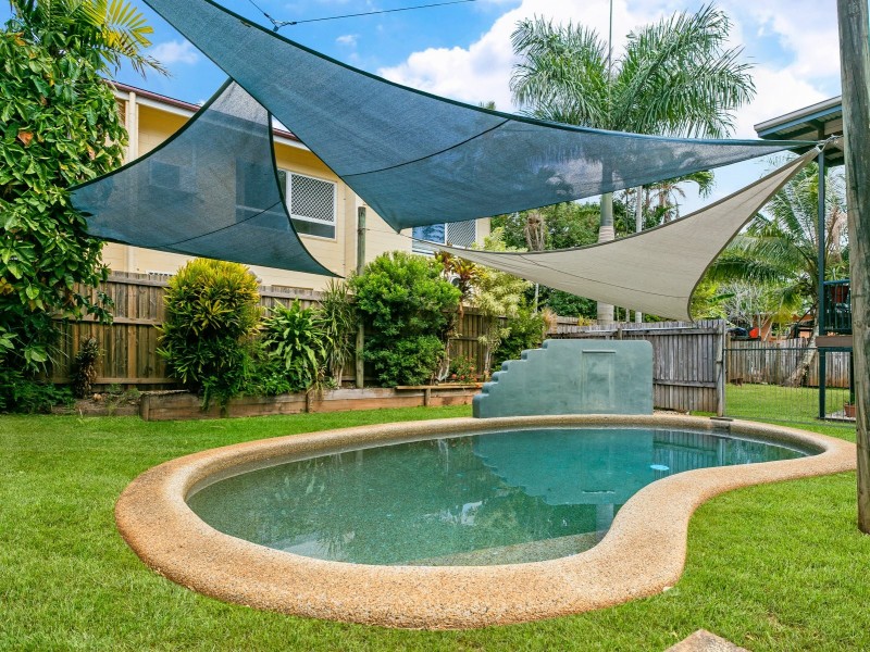 2/7 Tenni Street, Redlynch QLD 4870