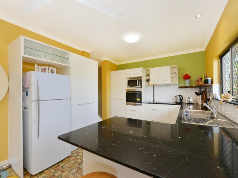 11 Iona Close, Edge Hill QLD 4870