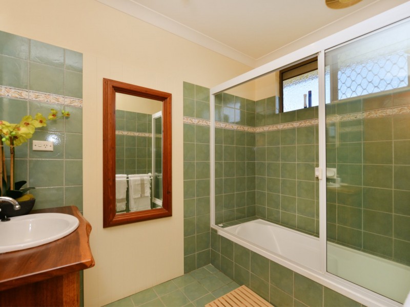 11 Iona Close, Edge Hill QLD 4870