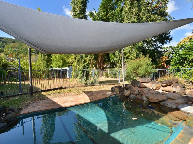 11 Iona Close, Edge Hill QLD 4870