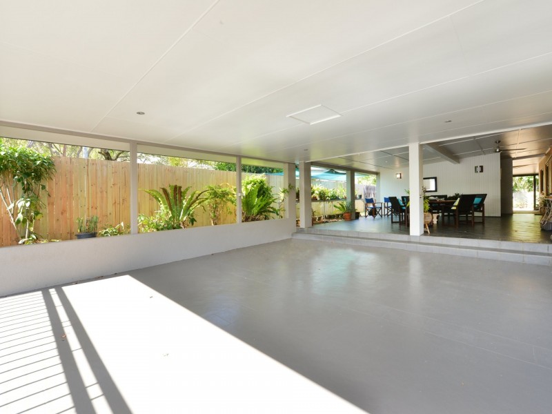 11 Iona Close, Edge Hill QLD 4870