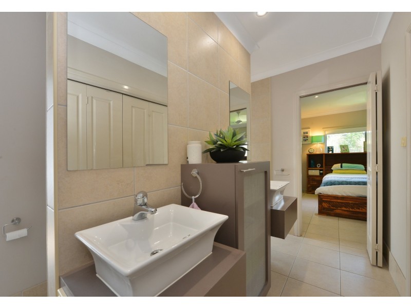 5 Chapel Close, Brinsmead QLD 4870