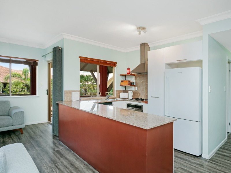 1128/2 Greenslopes Street, Cairns North QLD 4870