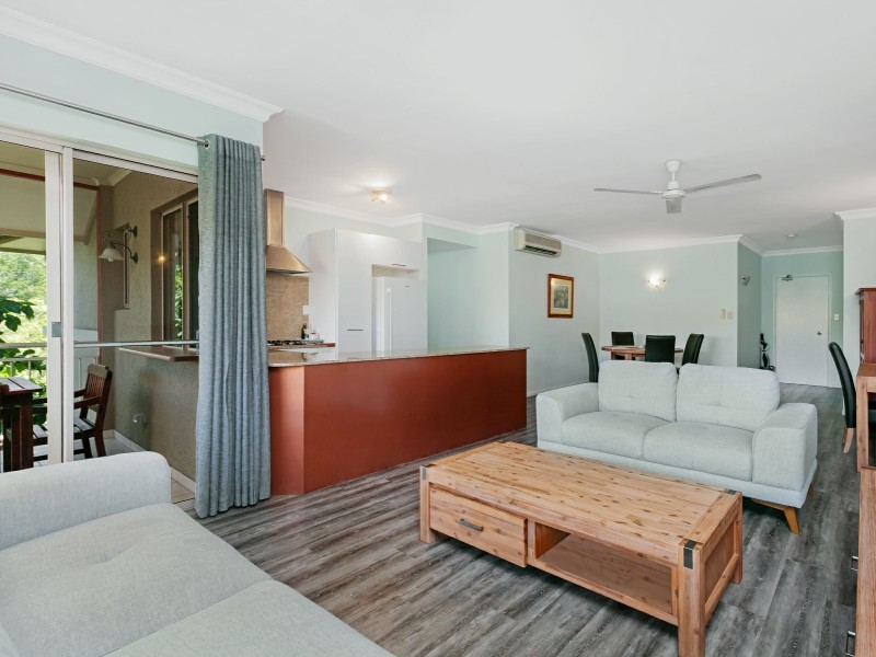 1128/2 Greenslopes Street, Cairns North QLD 4870