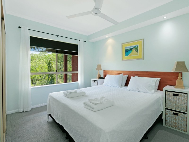 1128/2 Greenslopes Street, Cairns North QLD 4870