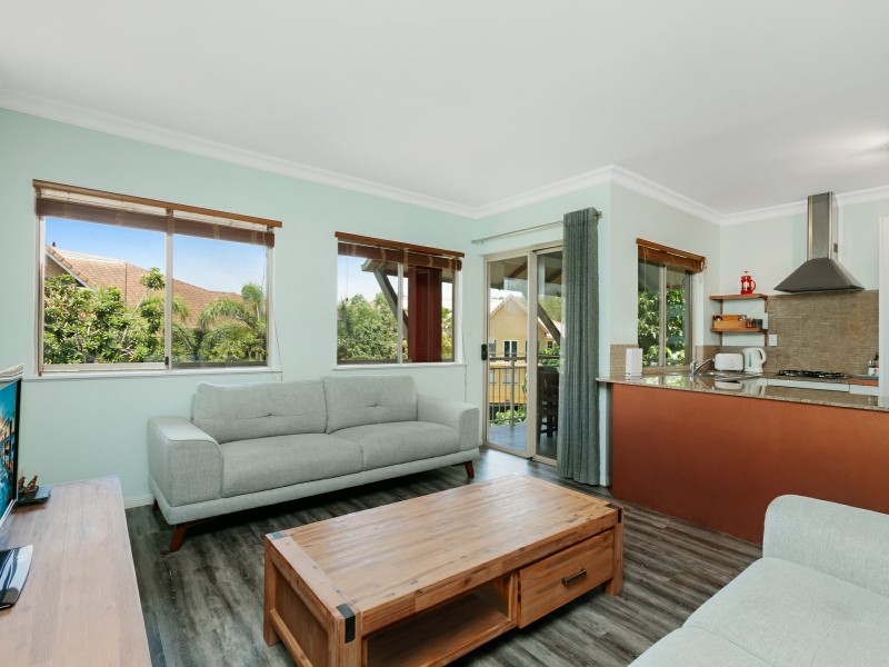 1128/2 Greenslopes Street, Cairns North QLD 4870