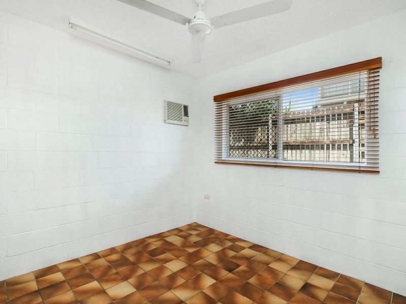 2/9 Sondrio Close, Woree QLD 4868