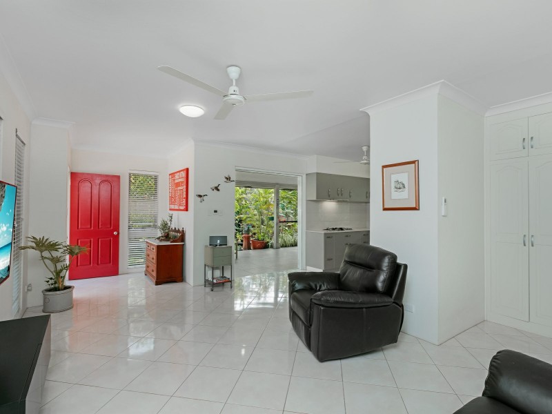 2/22 Nesbit Street, Whitfield QLD 4870