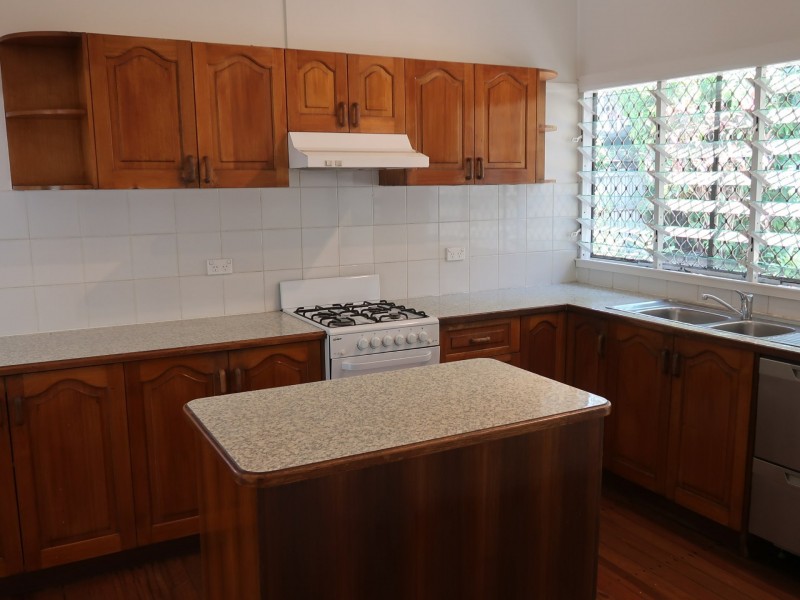 102 Woodward Street, Edge Hill QLD 4870