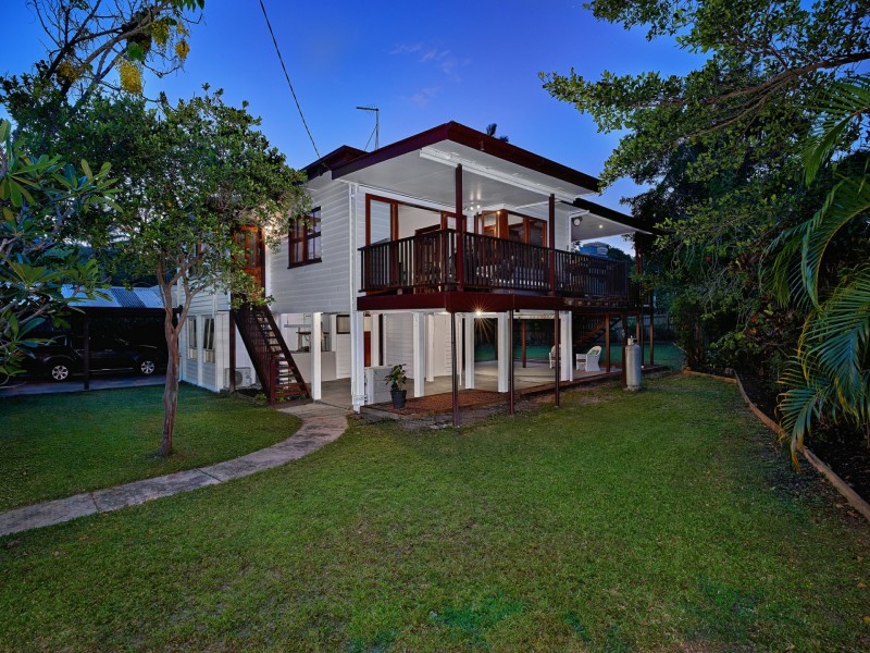 22 Mona Street, Whitfield QLD 4870