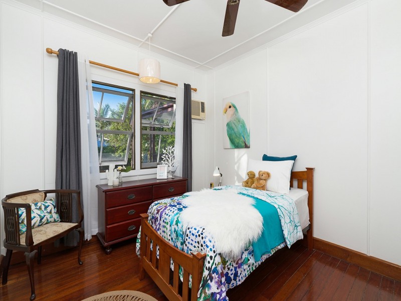 22 Mona Street, Whitfield QLD 4870