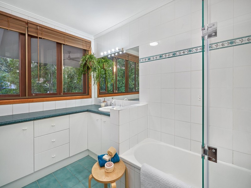 22 Mona Street, Whitfield QLD 4870