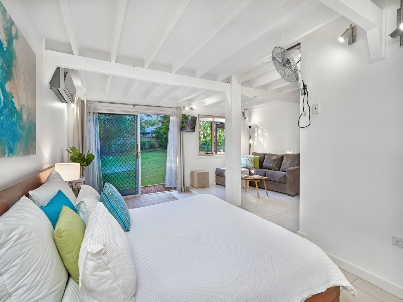 22 Mona Street, Whitfield QLD 4870