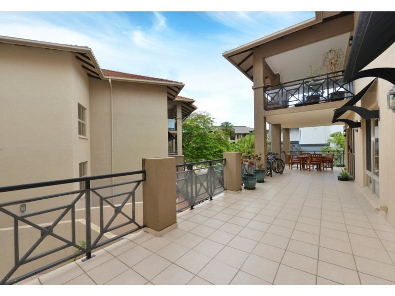 1620/2 Greenslopes Street, Cairns North QLD 4870