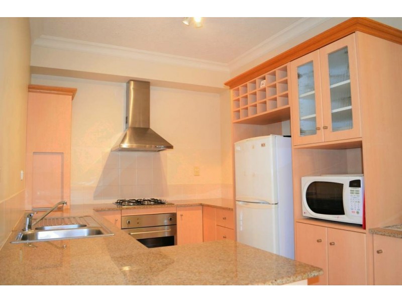 1620/2 Greenslopes Street, Cairns North QLD 4870