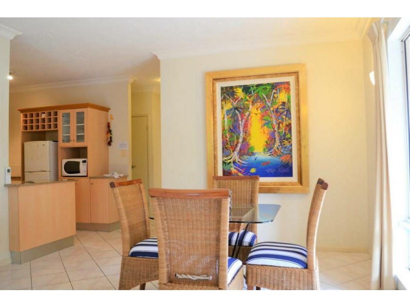 1620/2 Greenslopes Street, Cairns North QLD 4870