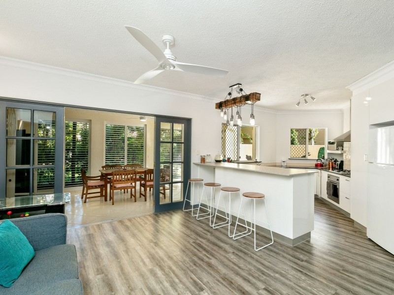 501/2 Greenslopes Street, Cairns North QLD 4870