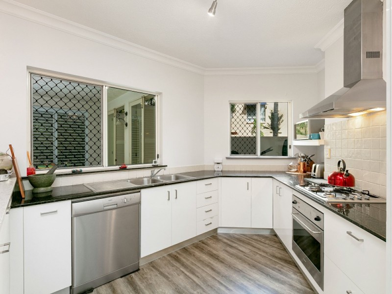 501/2 Greenslopes Street, Cairns North QLD 4870