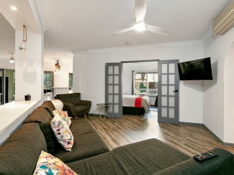 501/2 Greenslopes Street, Cairns North QLD 4870