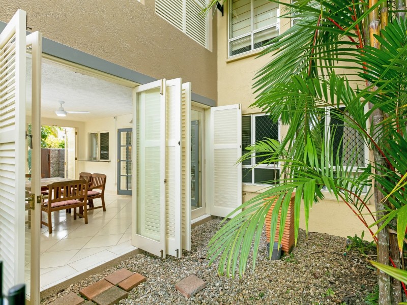 501/2 Greenslopes Street, Cairns North QLD 4870