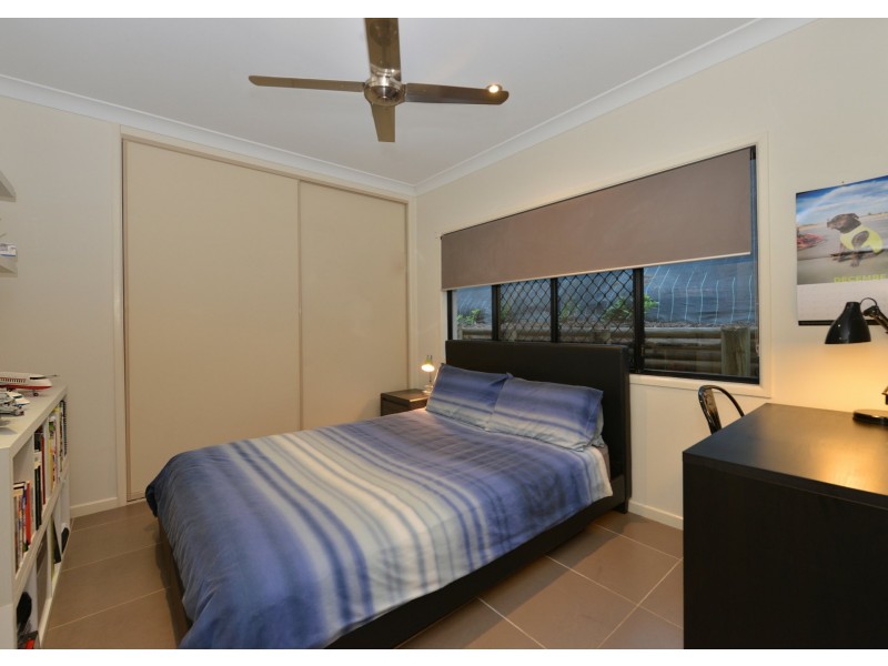 1 Stapleton Close, Redlynch QLD 4870