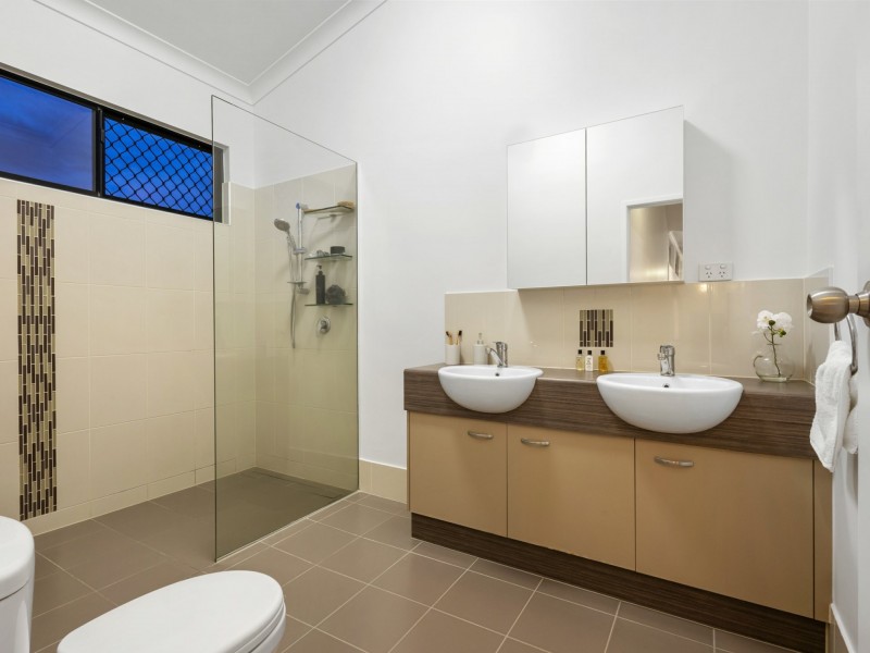 3 East Parkridge Drive, Brinsmead QLD 4870