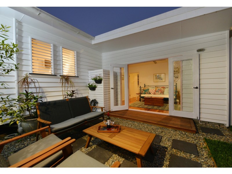 13 Keirle Avenue, Whitfield QLD 4870