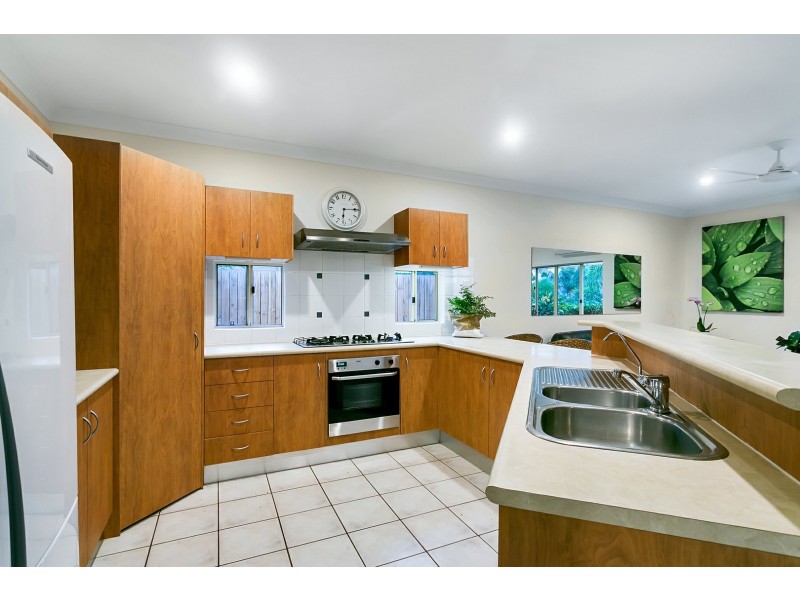 6 Amos Close, Redlynch QLD 4870