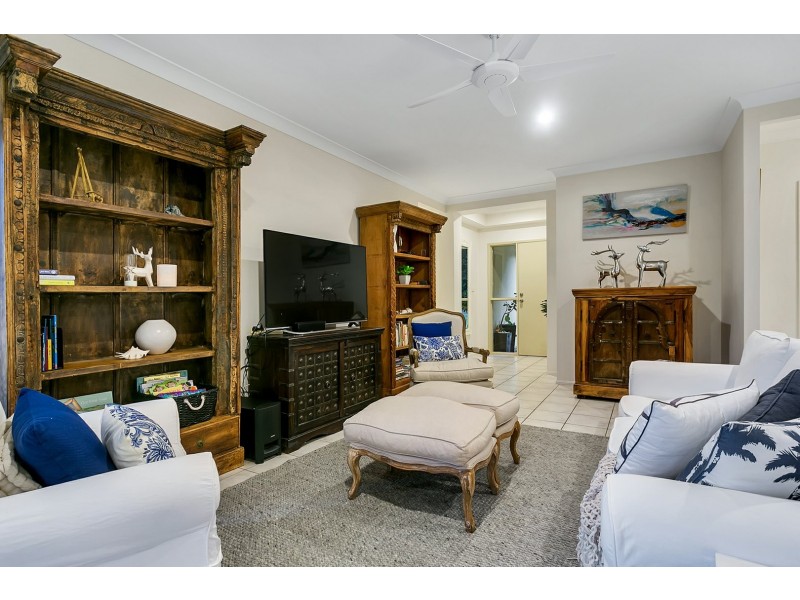 6 Amos Close, Redlynch QLD 4870