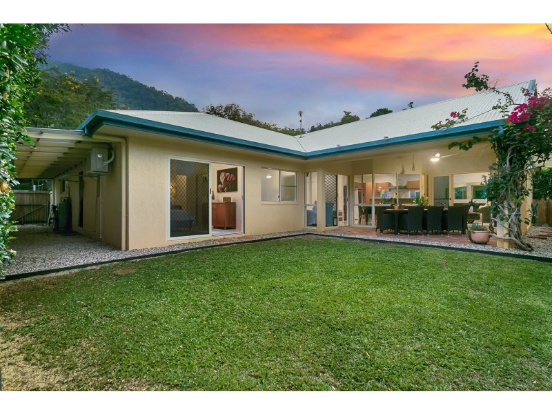 6 Amos Close, Redlynch QLD 4870
