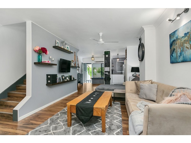 3/4 Crathern Close, Edge Hill QLD 4870