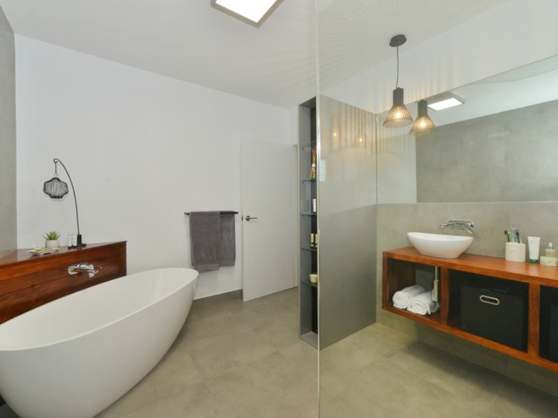 11 Ponticello Street, Whitfield QLD 4870