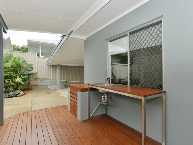 11 Ponticello Street, Whitfield QLD 4870