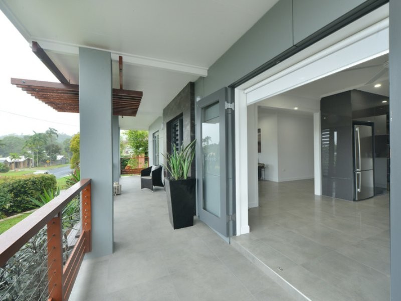 11 Ponticello Street, Whitfield QLD 4870