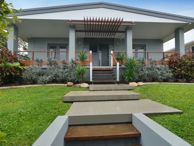 11 Ponticello Street, Whitfield QLD 4870