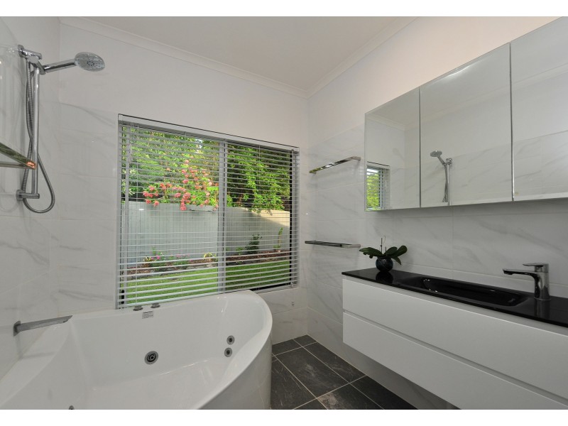 44 Rudder Close, Clifton Beach QLD 4879