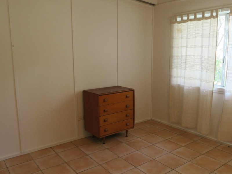 28 Saw Street, Machans Beach QLD 4878