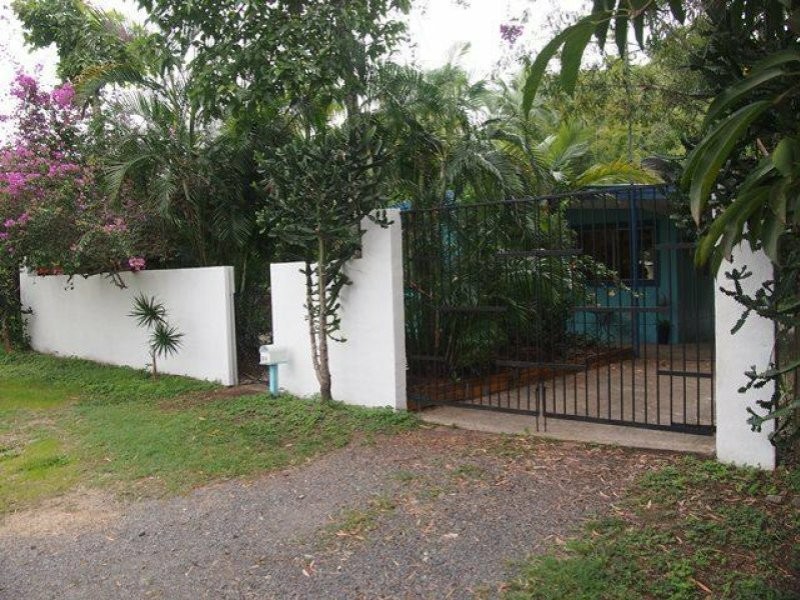 28 Saw Street, Machans Beach QLD 4878