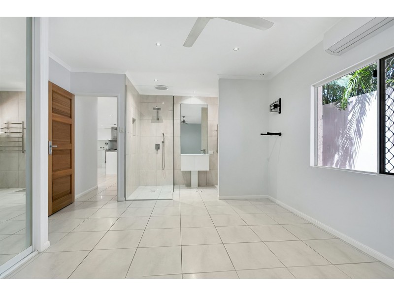 5 Bligh Close, Clifton Beach QLD 4879