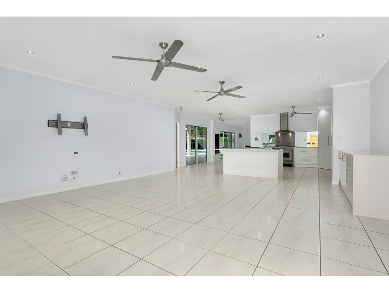 5 Bligh Close, Clifton Beach QLD 4879