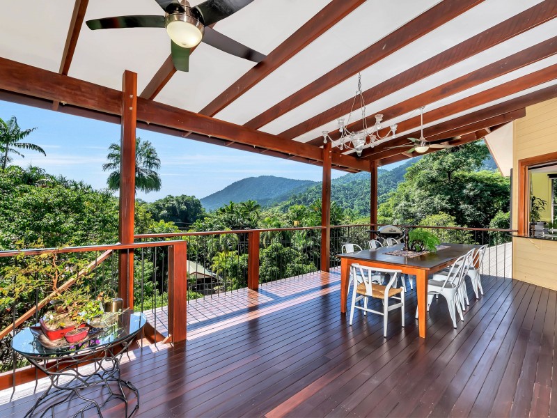 10-12 Cascades Drive, Redlynch QLD 4870