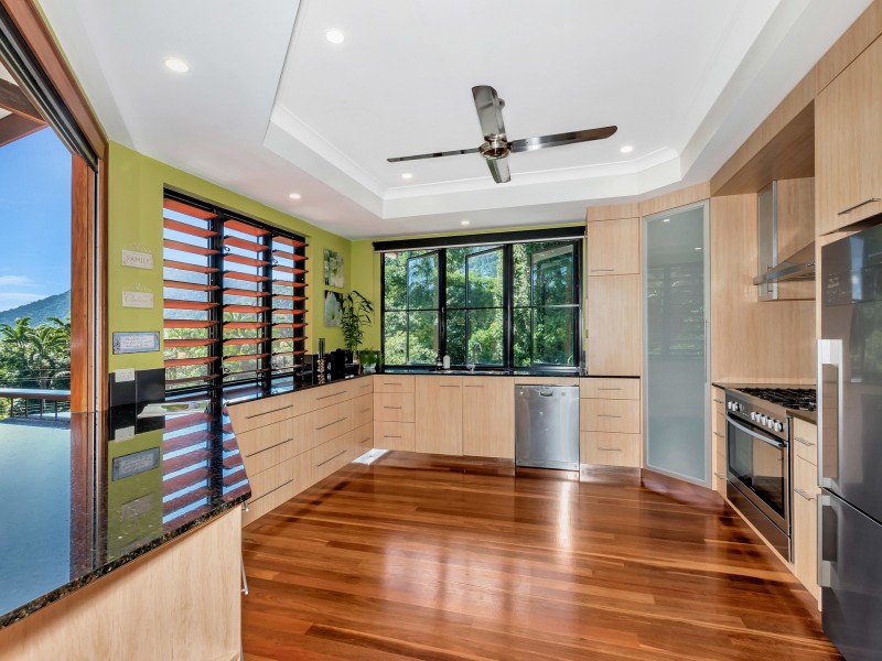 10-12 Cascades Drive, Redlynch QLD 4870