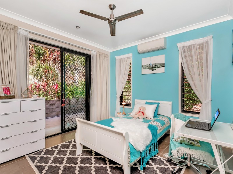 10-12 Cascades Drive, Redlynch QLD 4870