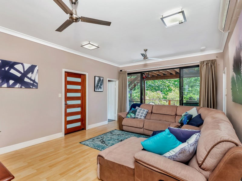 10-12 Cascades Drive, Redlynch QLD 4870